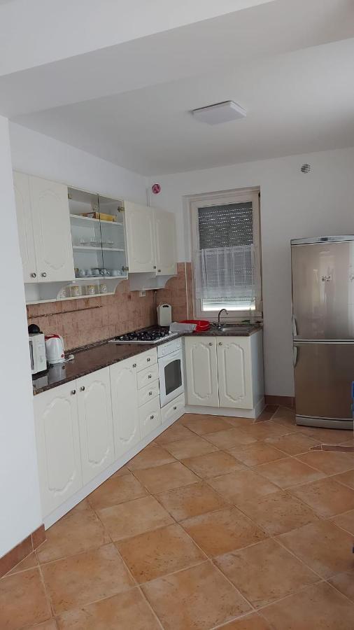 David Apartman Gyula Εξωτερικό φωτογραφία