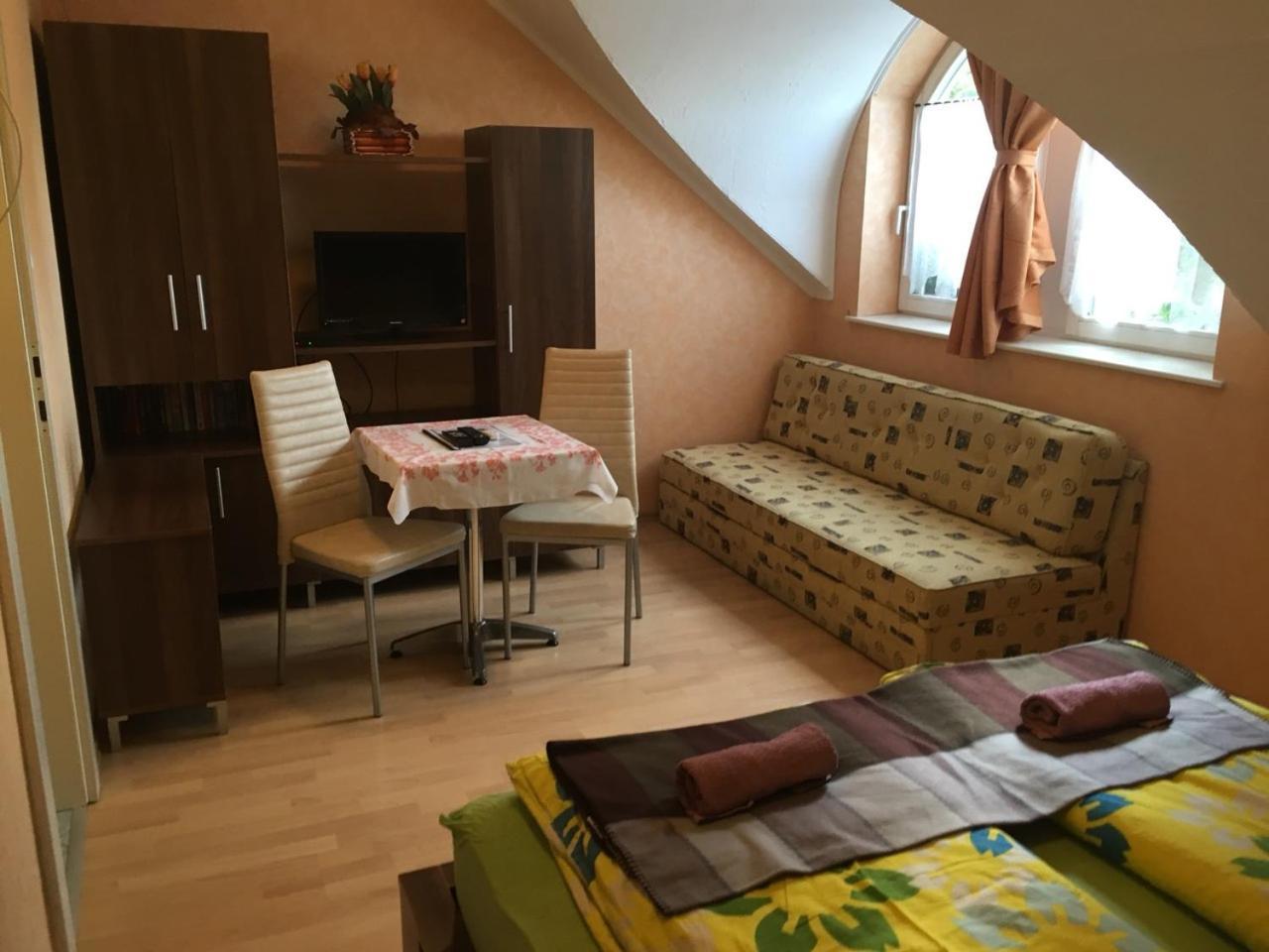 David Apartman Gyula Εξωτερικό φωτογραφία